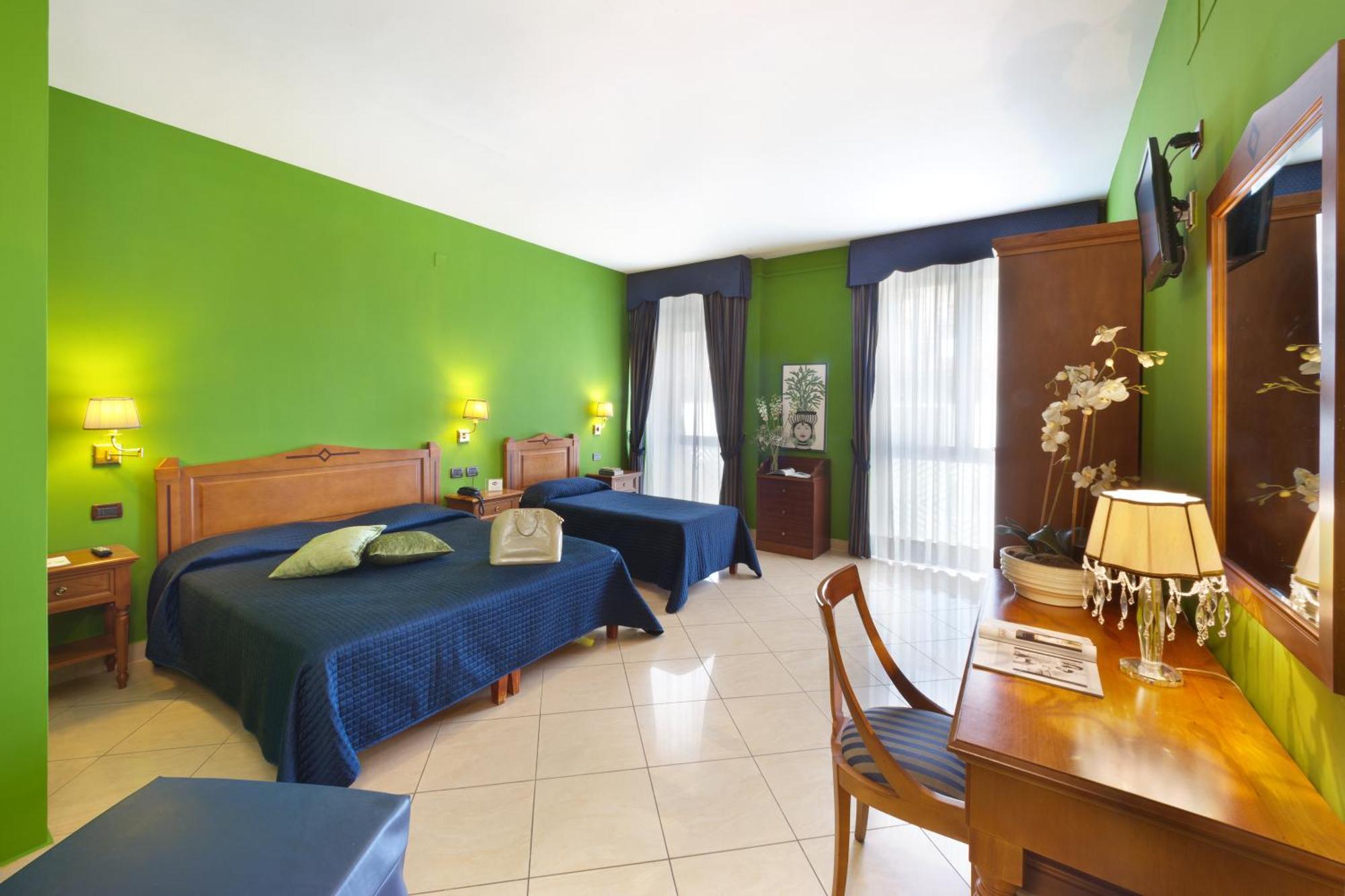 Triple Room,1433260315:JPEG